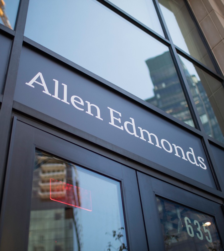 Allen Edmonds glass storefront